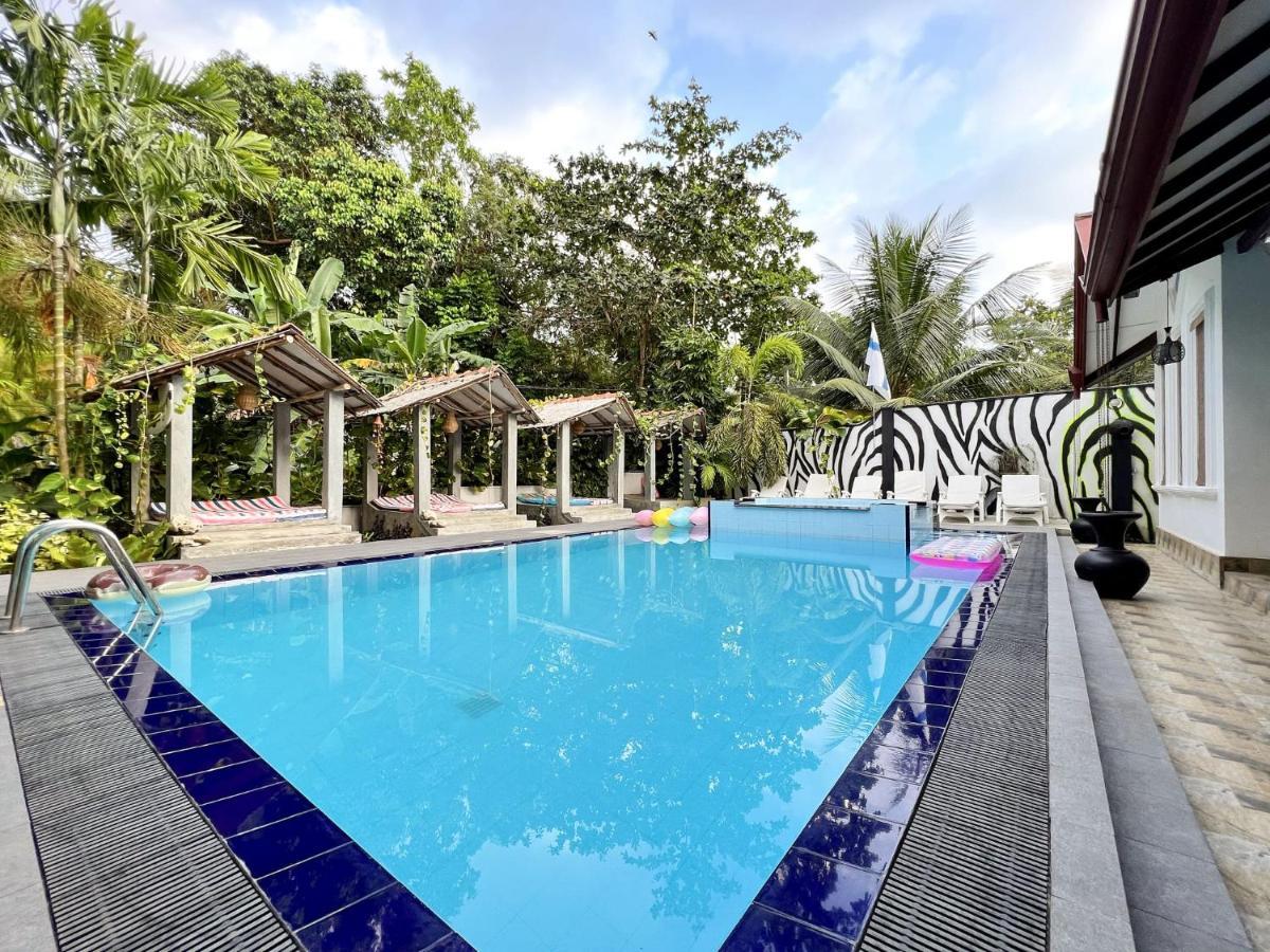 Secret Garden Hotell Hikkaduwa Exteriör bild
