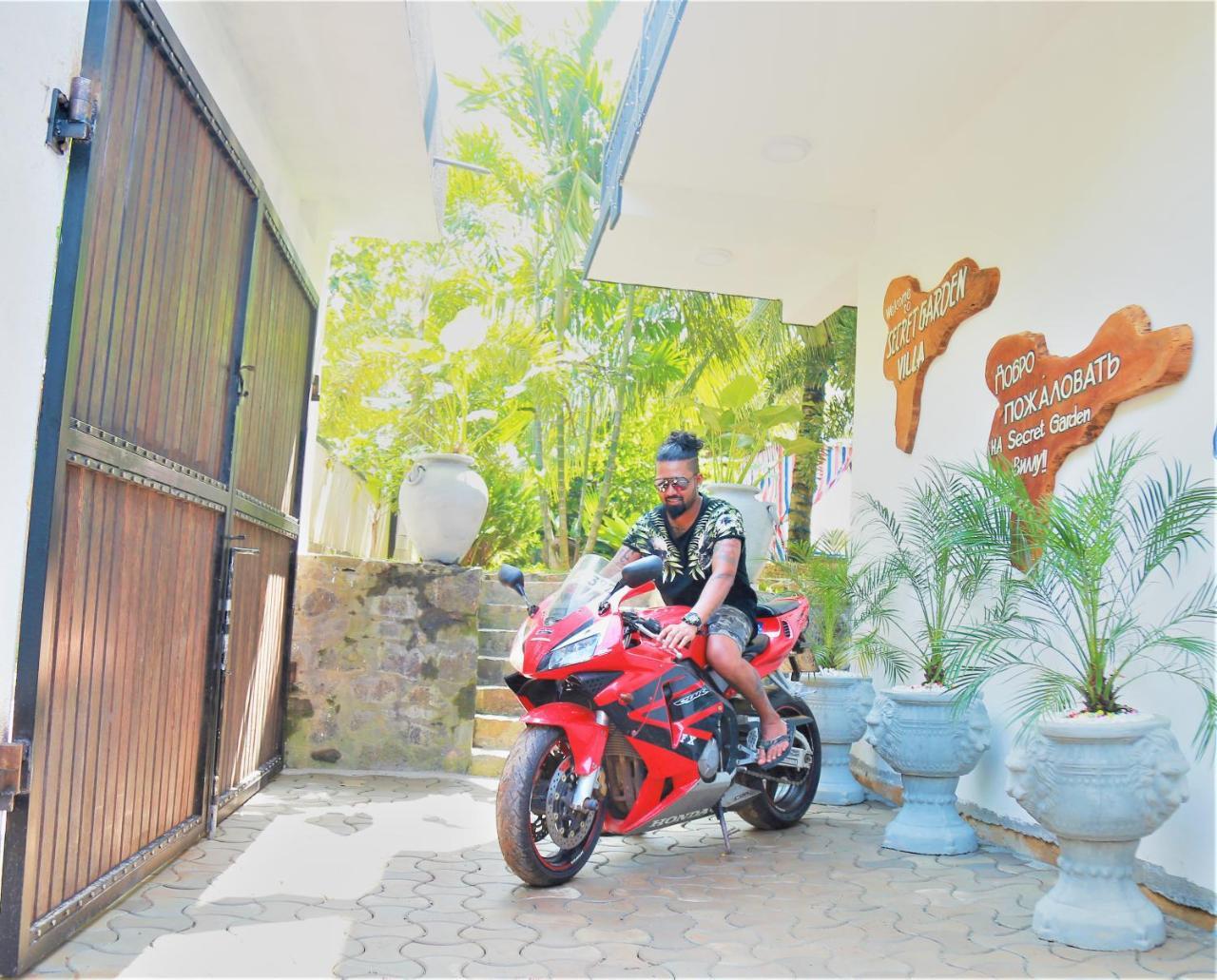 Secret Garden Hotell Hikkaduwa Exteriör bild